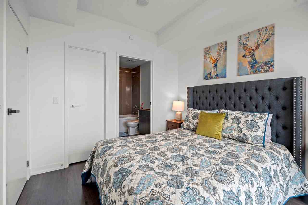 160 Lillian St #1467814P - Photo 6 of 23
