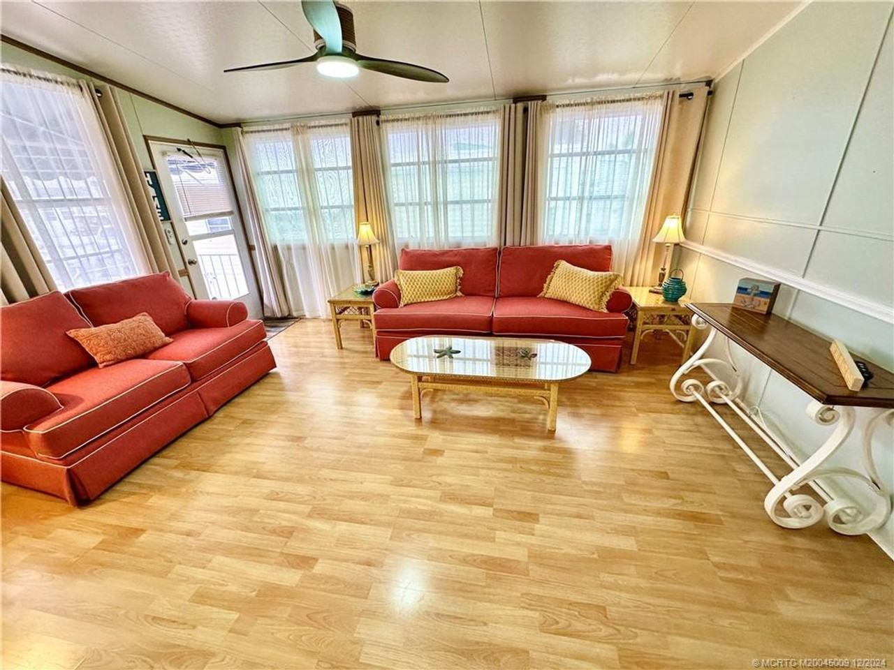 927 Nettles Blvd #1537521P - Photo 2 of 16