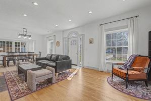 featured image of 1601 Dearborn St