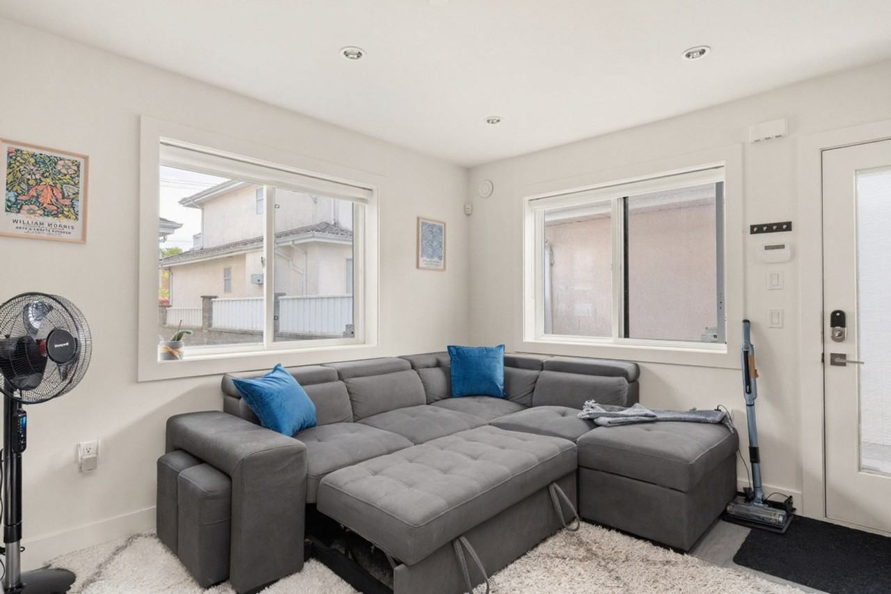 1061 East 59th Ave #1539966P - Photo 3 of 17
