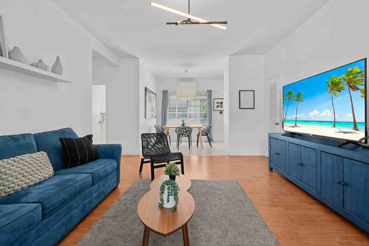 1335 Lincoln Rd #1540545P - Photo 3 of 17