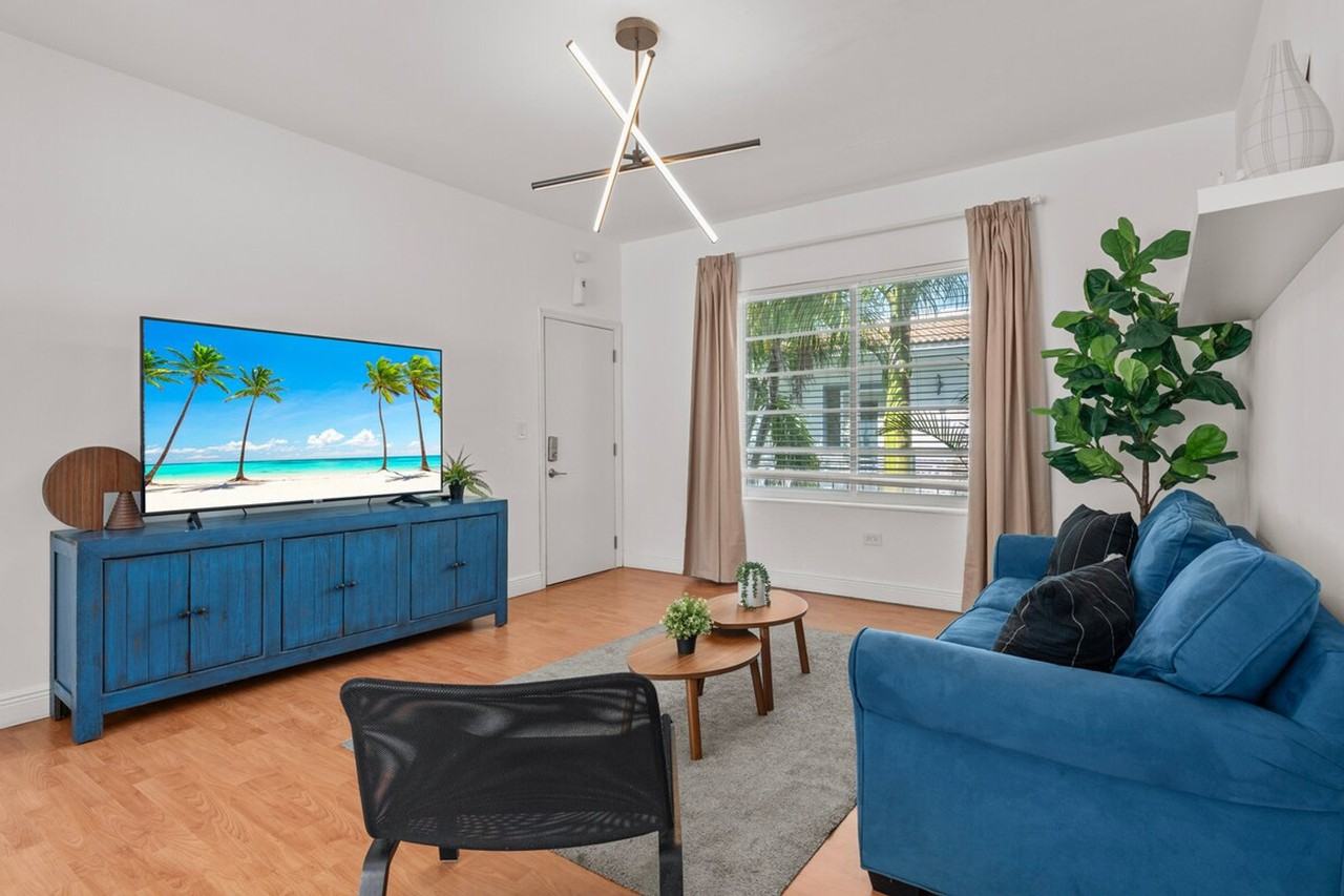 1335 Lincoln Rd #1540545P - Photo 5 of 17