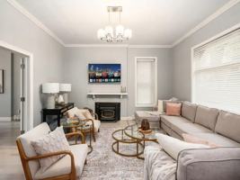 featured image of 1329 Indianola Ave