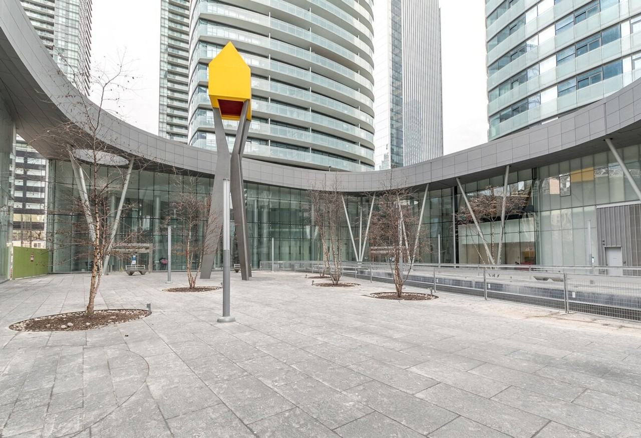 25 Lower Simcoe St #1541007P - Photo 6 of 12