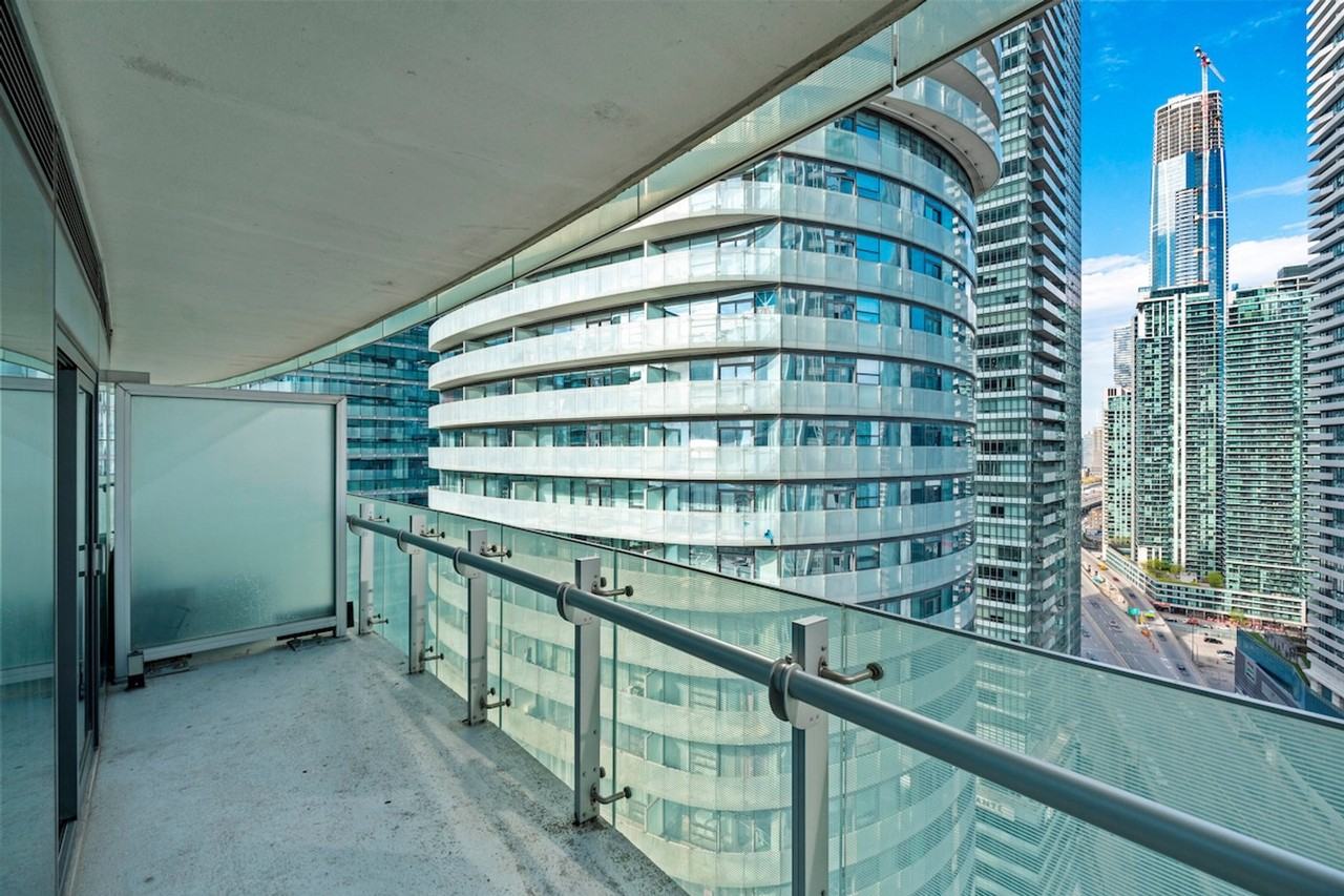 25 Lower Simcoe St #1541007P - Photo 7 of 12