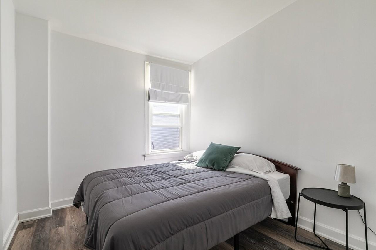 8 Manning Ave #1541013P - Photo 3 of 11