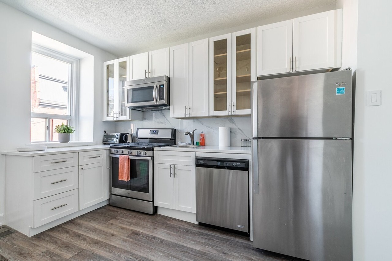 8 Manning Ave #1541013P - Photo 5 of 11