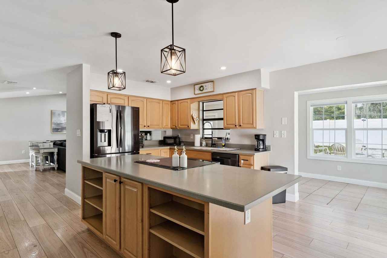 2662 Shadybranch Dr #1541216P - Photo 5 of 36