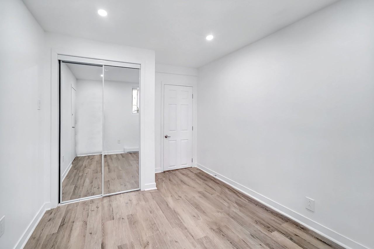 5042 4e Avenue #5042A - Photo 4 of 14