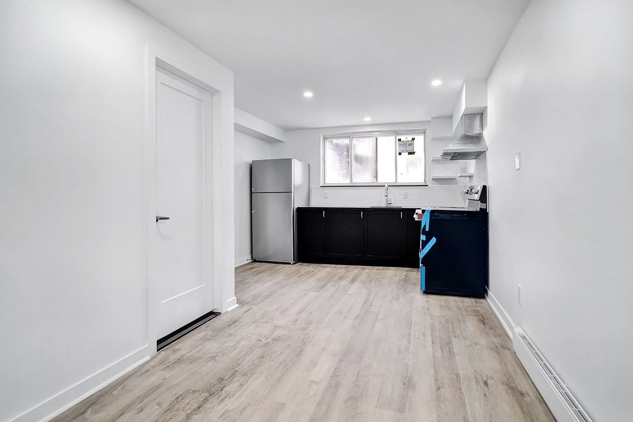 5042 4e Avenue #5042A - Photo 7 of 14