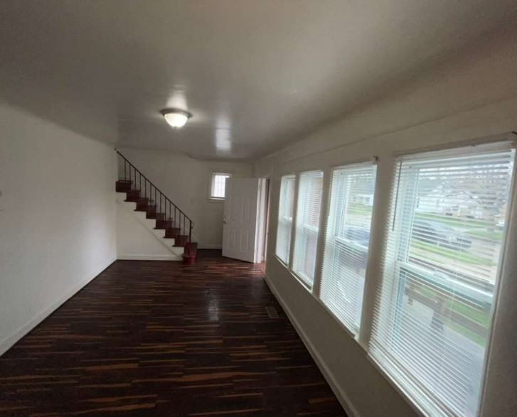 20290 Annott St - Photo 2 of 11