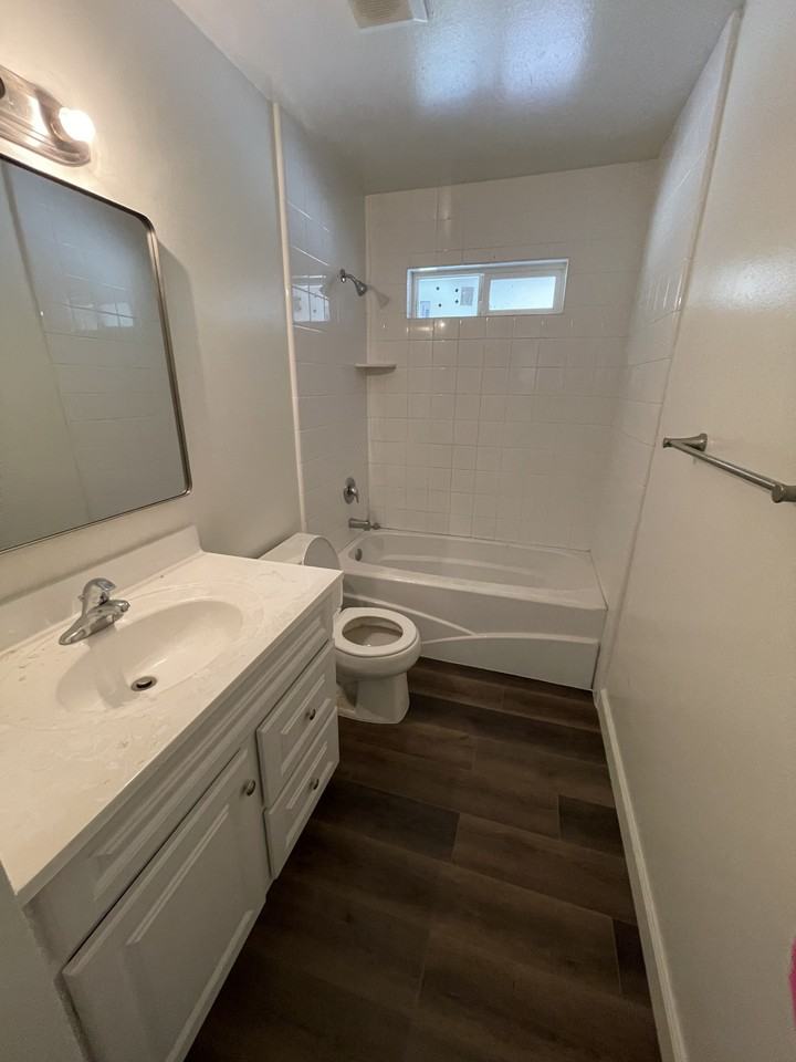 1315 Cardinal St - Photo 4 of 27