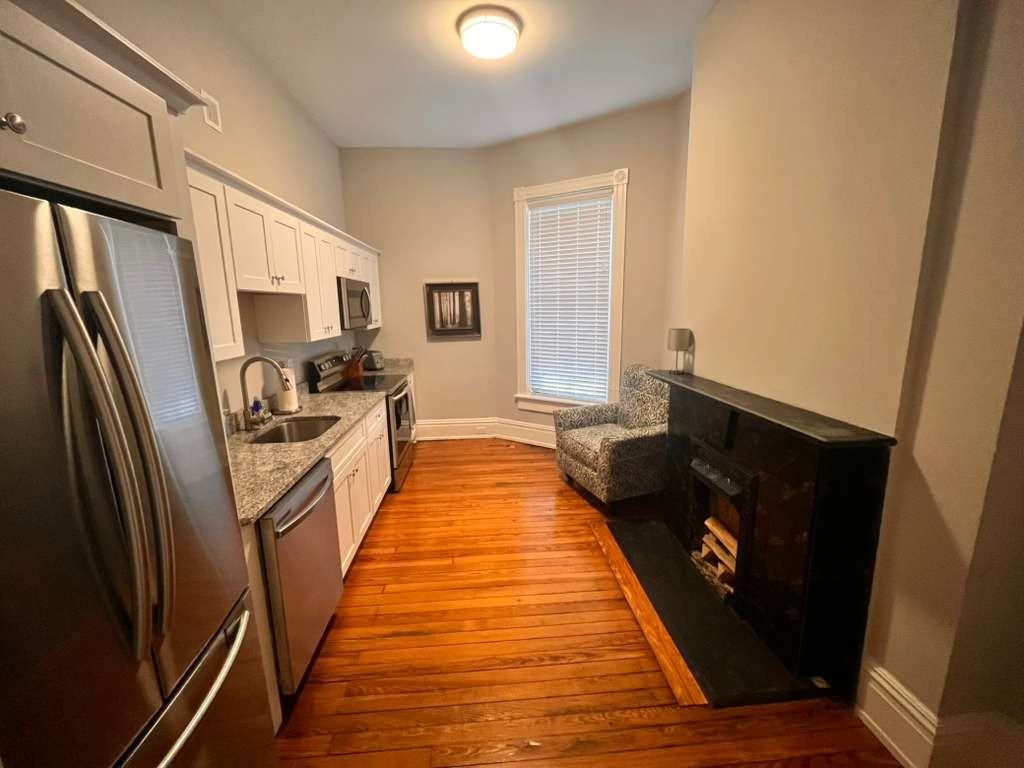 18 W Franklin St #4 - Photo 5 of 14
