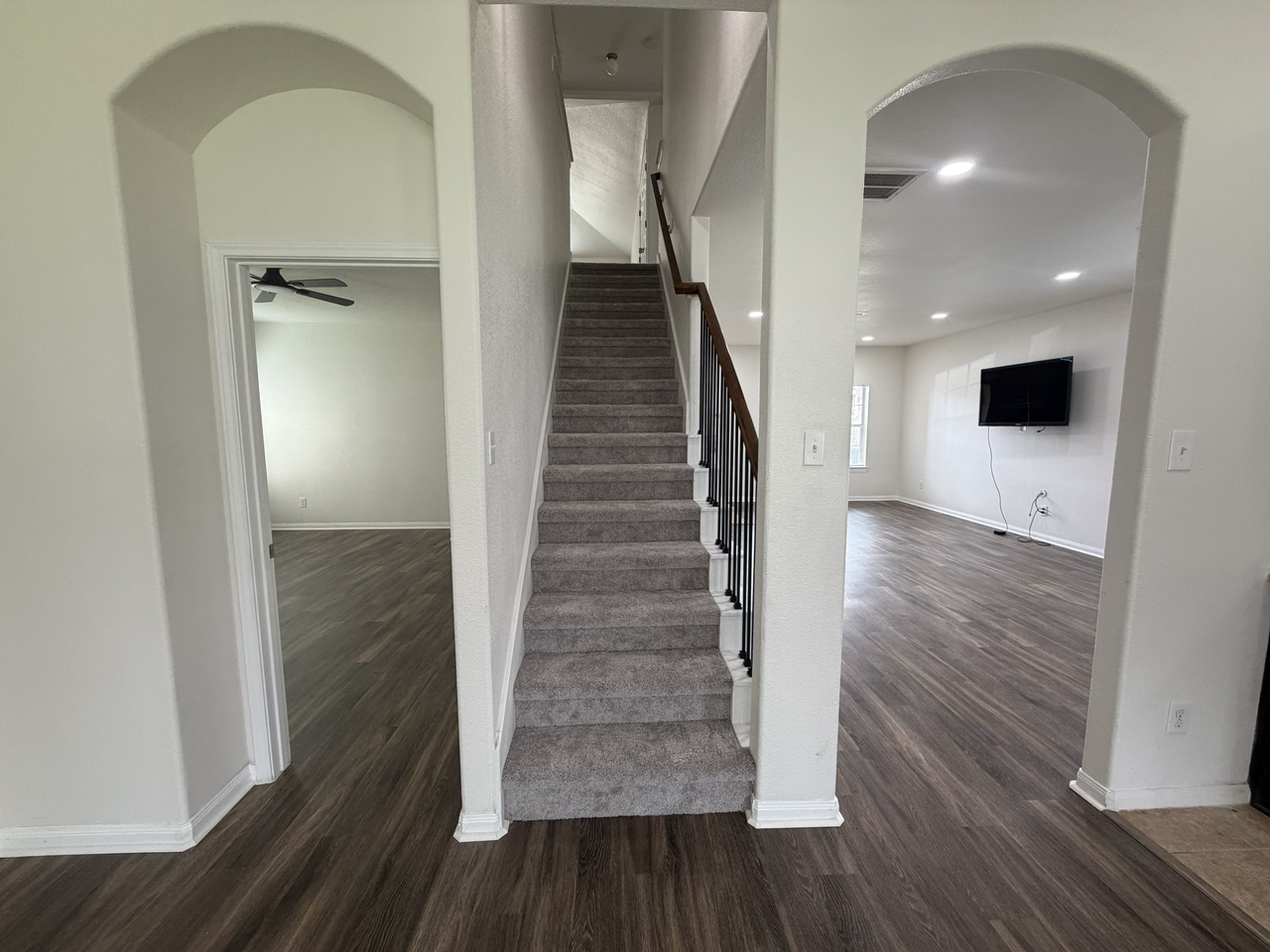 13802 Greyfield Ln - Photo 2 of 14