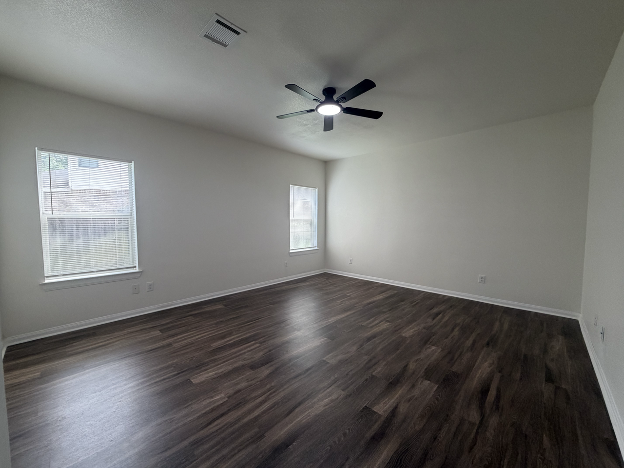 13802 Greyfield Ln - Photo 3 of 14