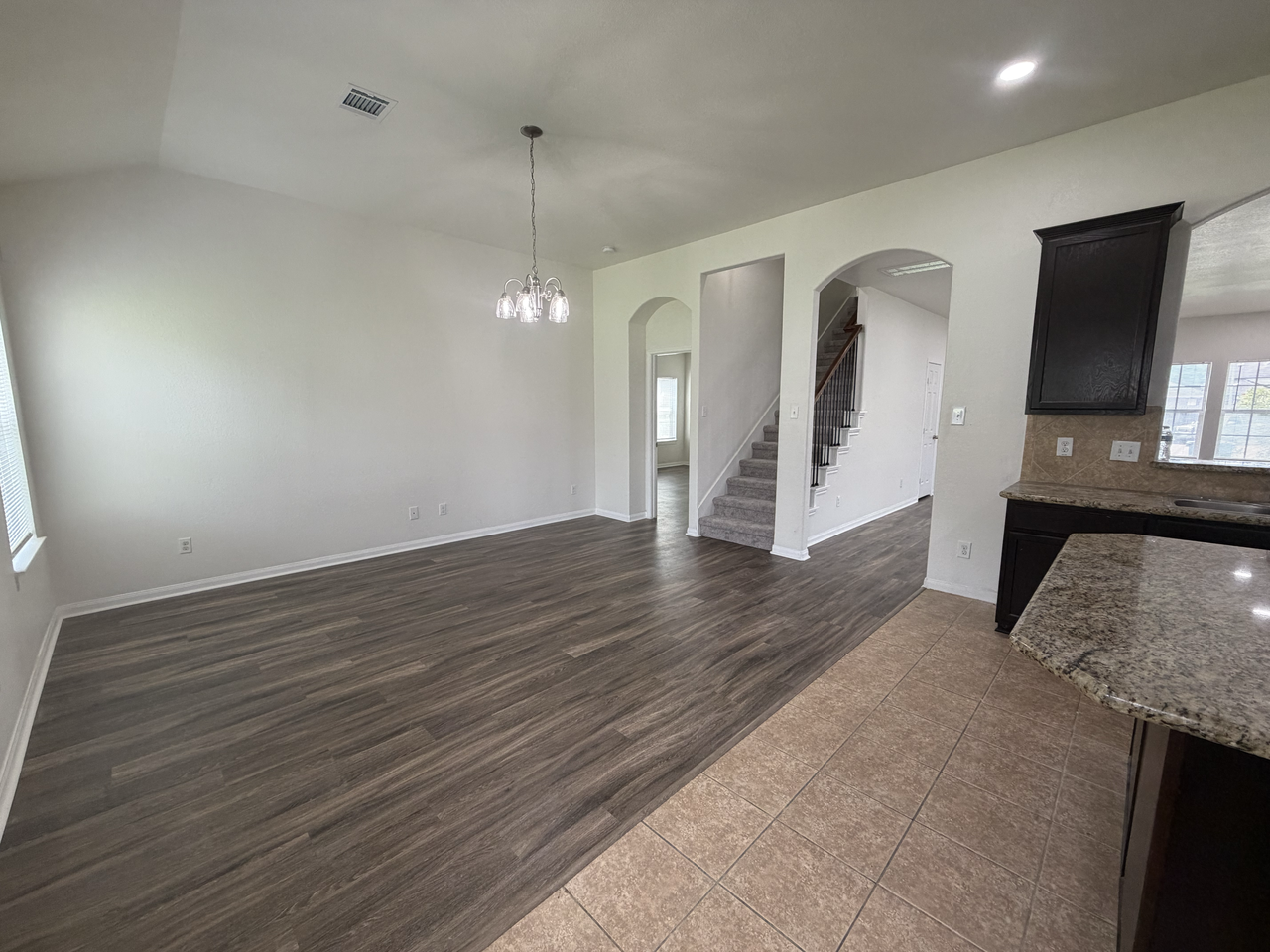 13802 Greyfield Ln - Photo 4 of 14