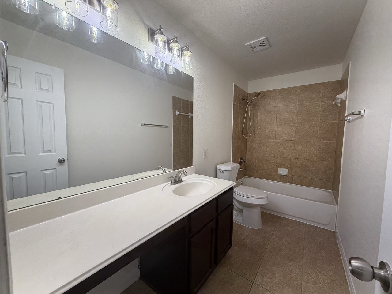 13802 Greyfield Ln - Photo 5 of 14