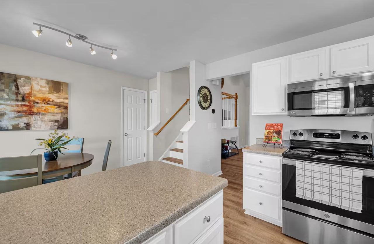 8017 River Gold Ln - Photo 5 of 29