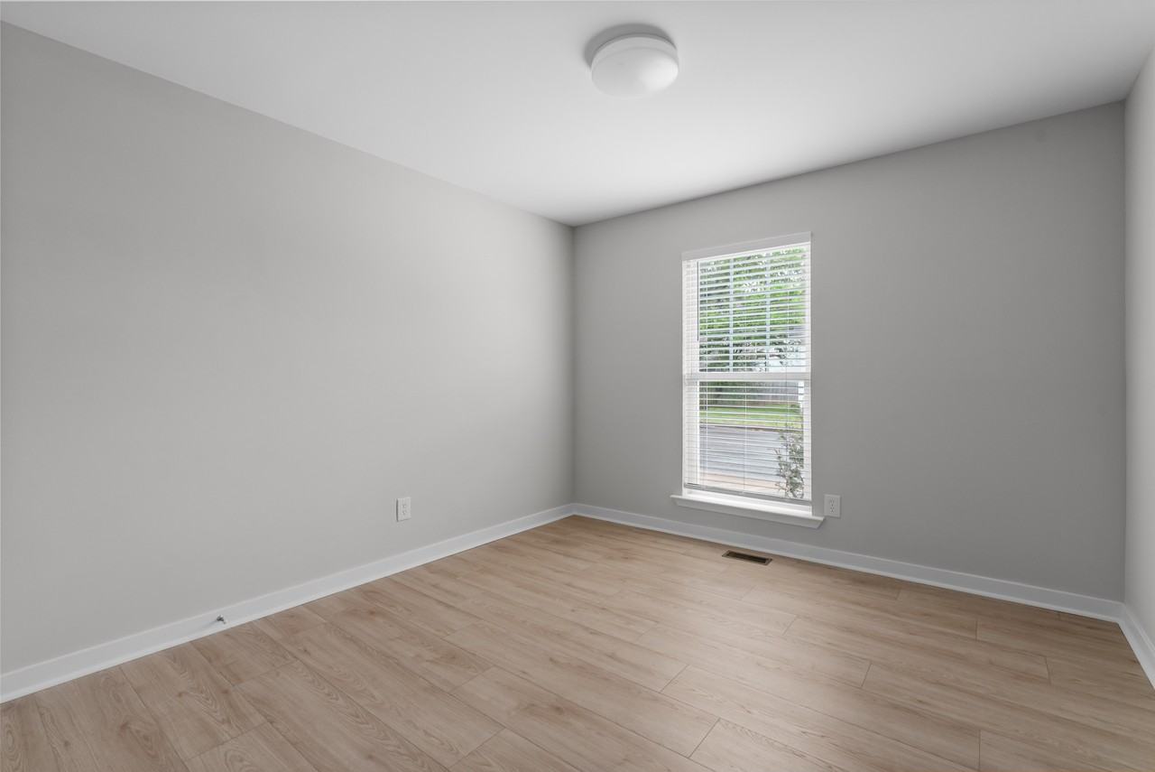 101 Rothwood Ct - Photo 2 of 16