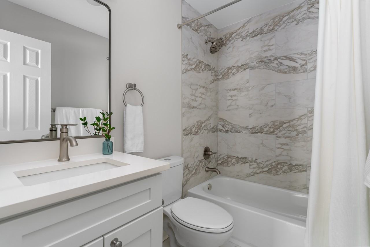 101 Rothwood Ct - Photo 3 of 16