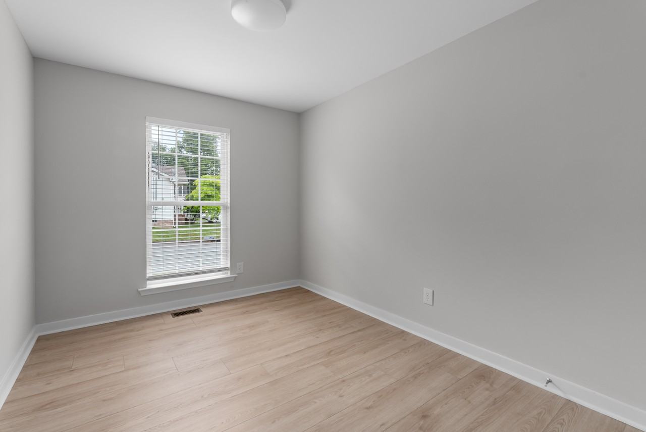 101 Rothwood Ct - Photo 4 of 16