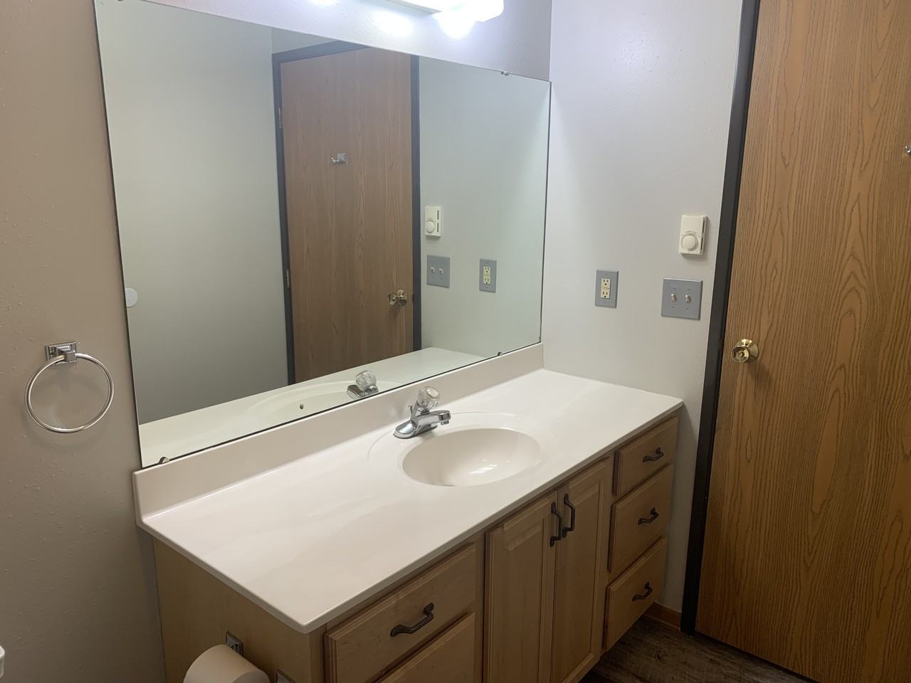 934 930, 932,Iowa Ave, #16 - Photo 7 of 10