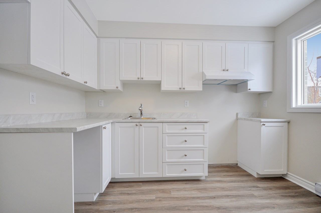 2976 Olympic Way - Photo 4 of 23