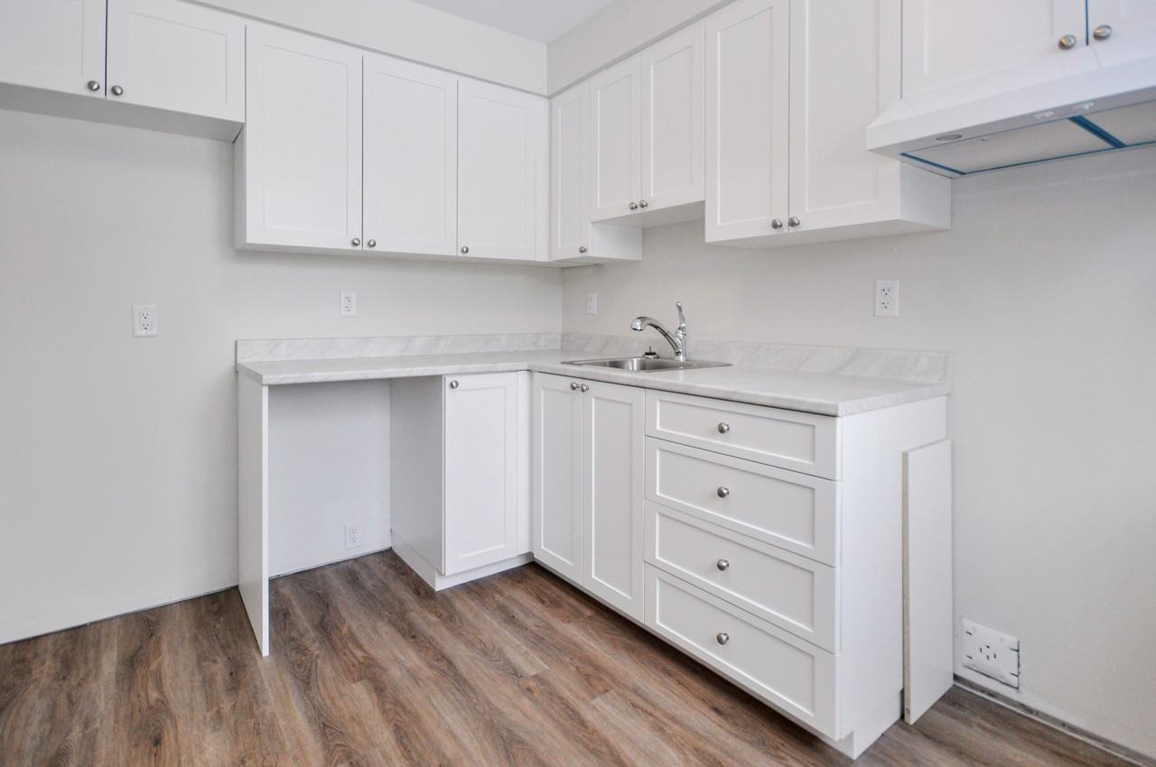2976 Olympic Way - Photo 3 of 23