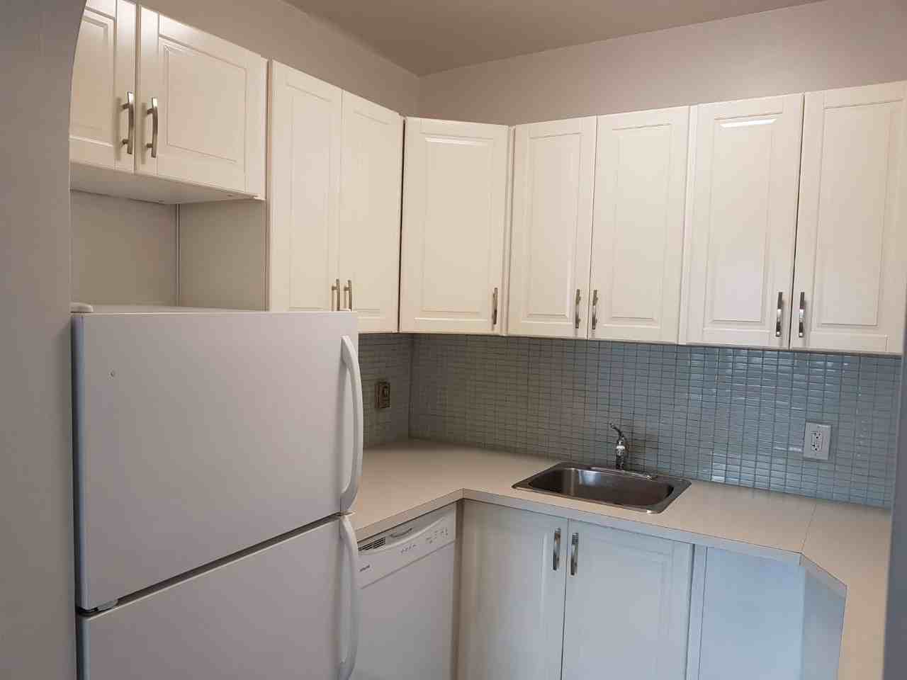 2066 Queen Street East #10 - Photo 4 of 13