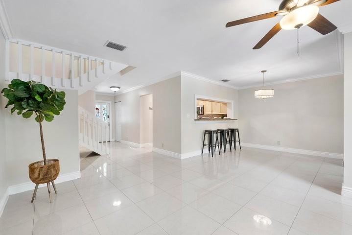 2047 Northwest 45th Avenue - Photo 2 of 8
