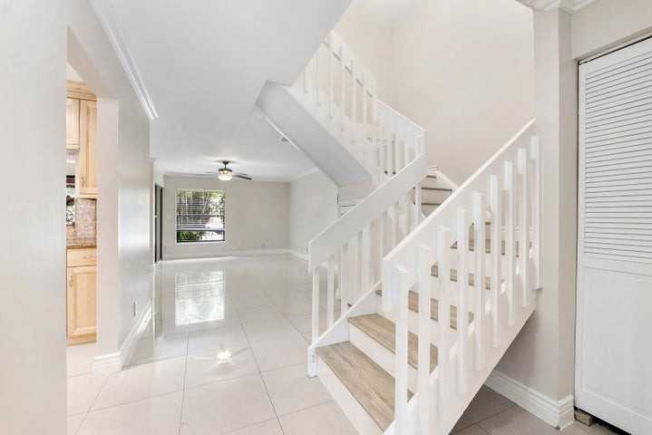 2047 Northwest 45th Avenue - Photo 3 of 8