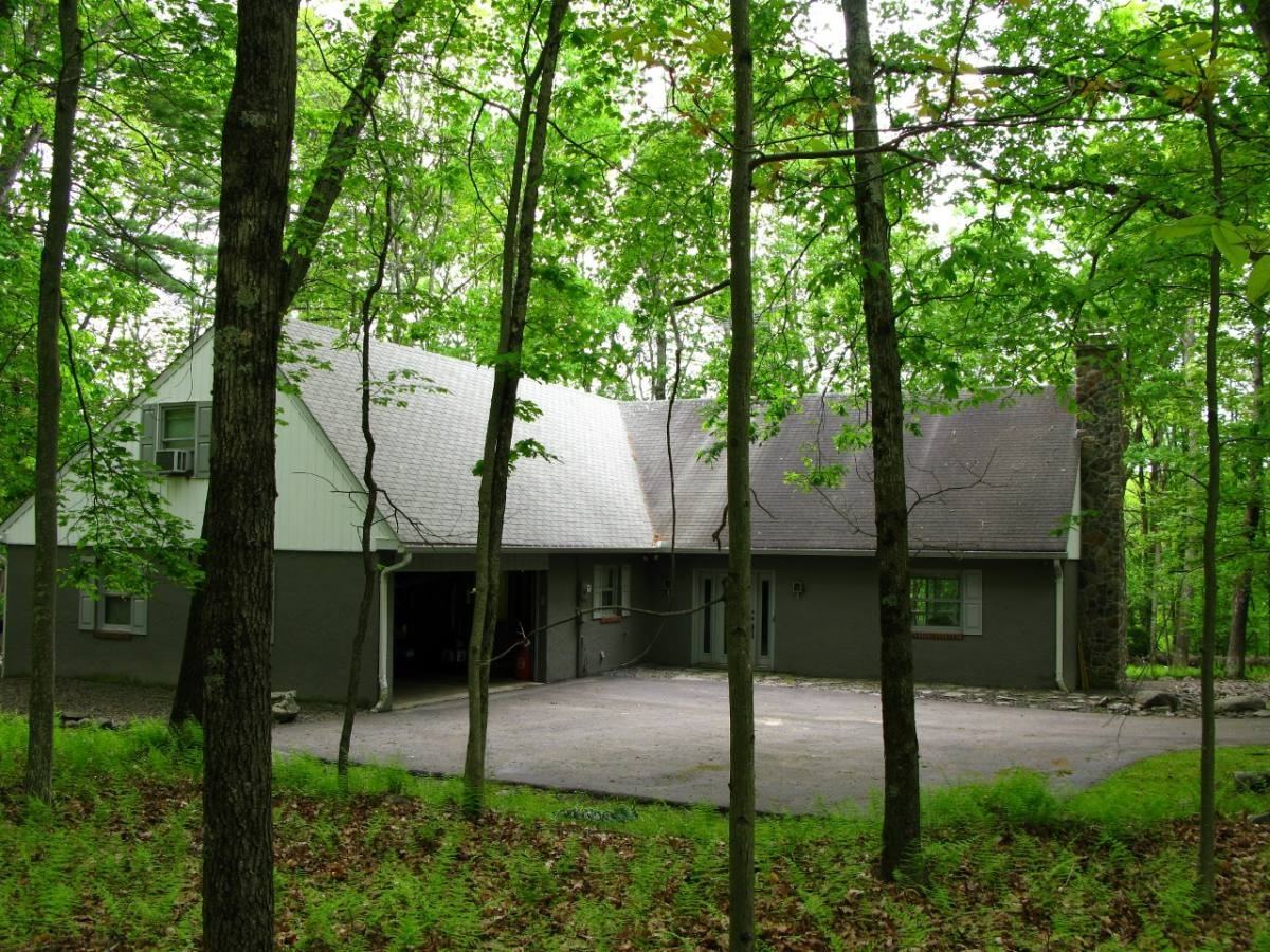 392 Hallowood Dr - Photo 2 of 20