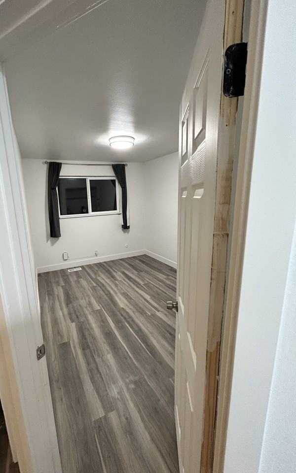 1208 W Harris Ave - Photo 4 of 8