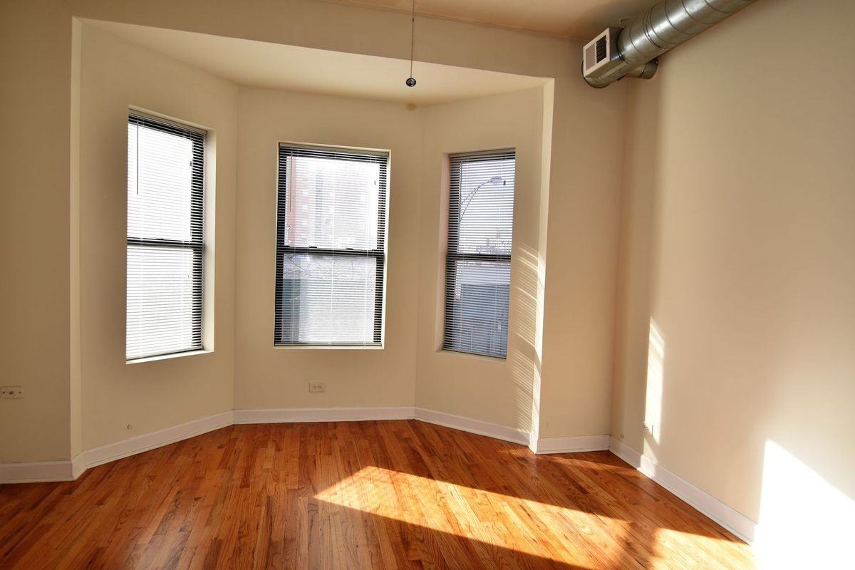3803 N Broadway St - Photo 2 of 14