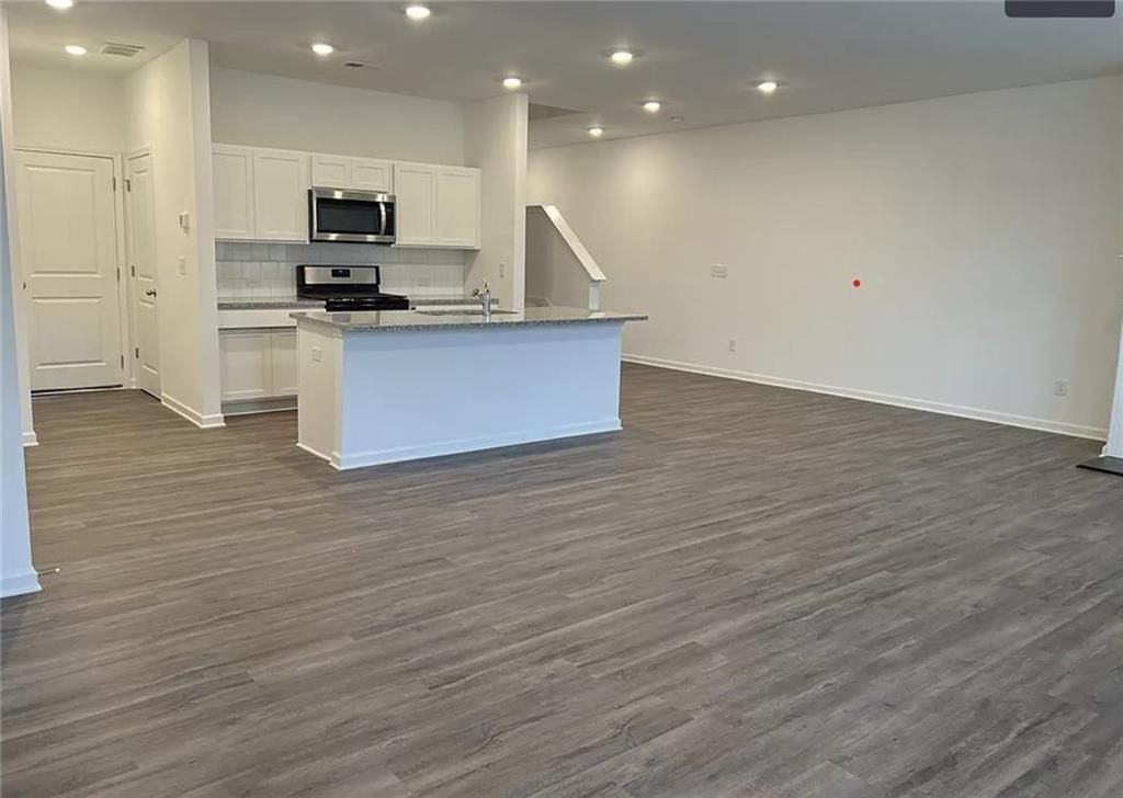 6050 Sanford Pl - Photo 3 of 24
