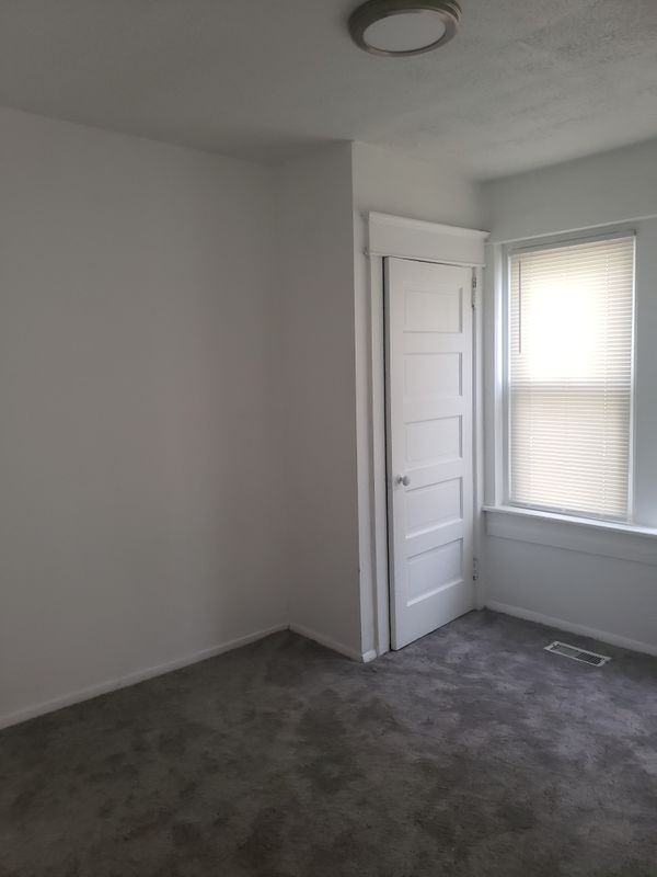209 W Cedar Ave - Photo 7 of 8
