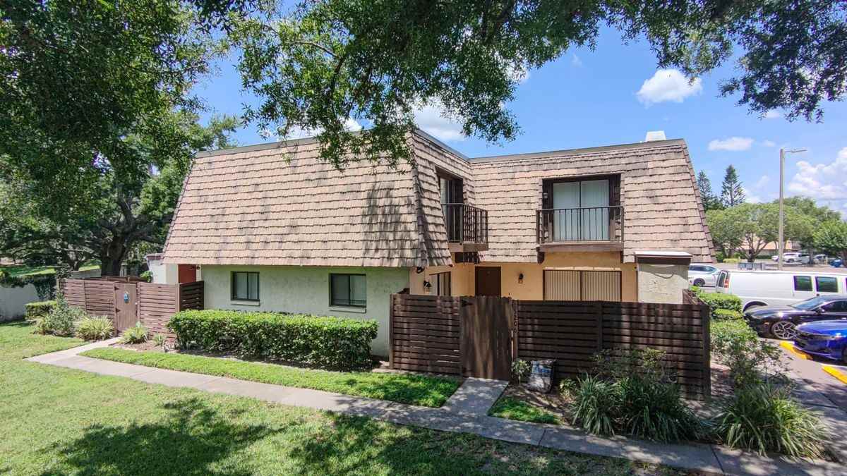15206 W Pond Woods Dr