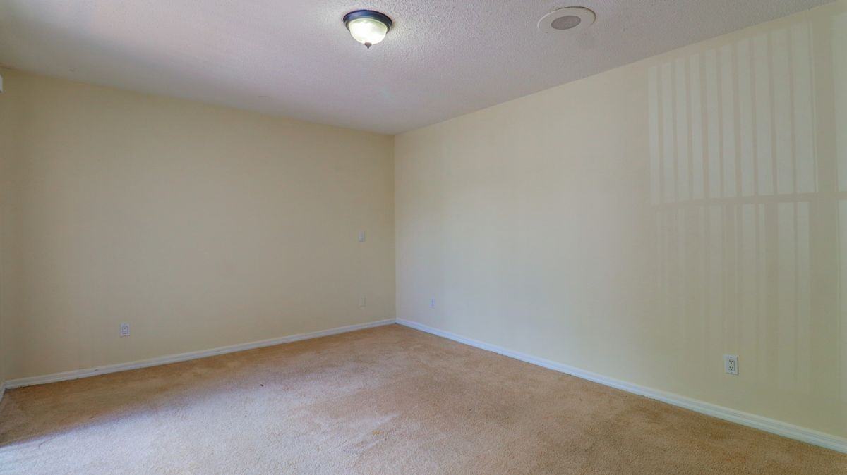 15206 W Pond Woods Dr - Photo 5 of 26