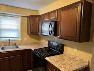 65 Johnson St ##1r - Photo 7 of 10