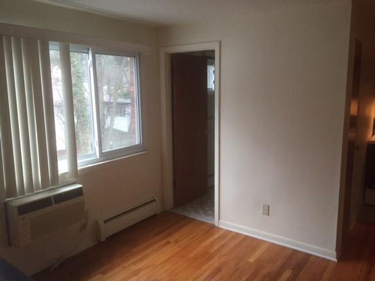550 Whitney Ave #14 - Photo 4 of 8