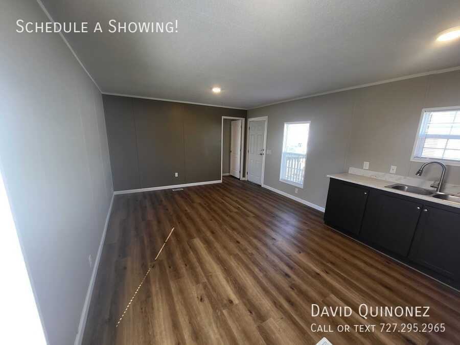 266 N Blackwood Dr - Photo 2 of 12