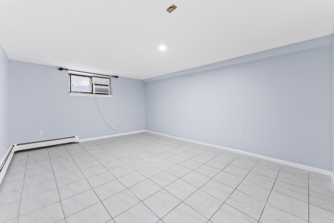 214 11th St #1 - Photo 7 of 14