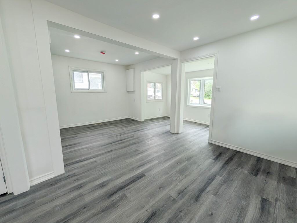168 Borden Ave - Photo 2 of 23