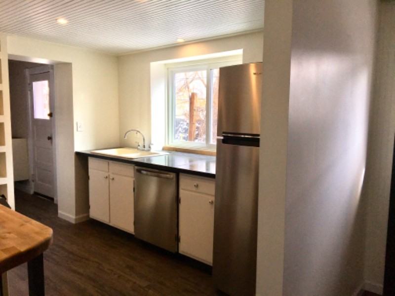 219 S E St - Photo 6 of 8