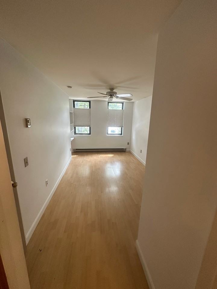 429 Main St - Photo 6 of 10