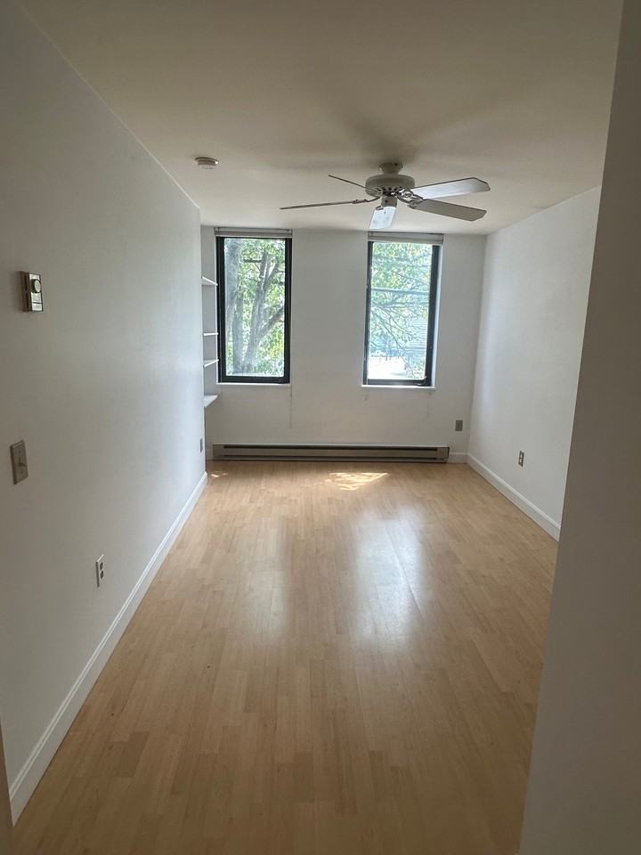 429 Main St - Photo 5 of 10