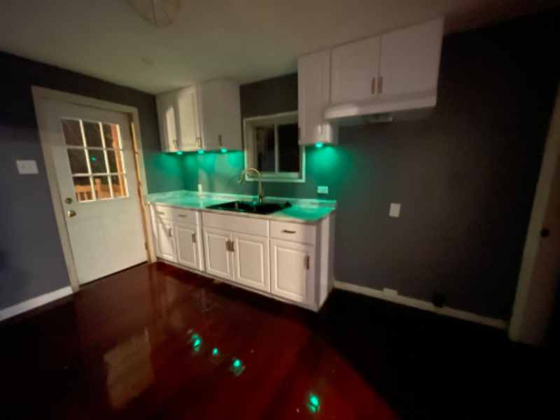 1516 Rockland Ave - Photo 6 of 18