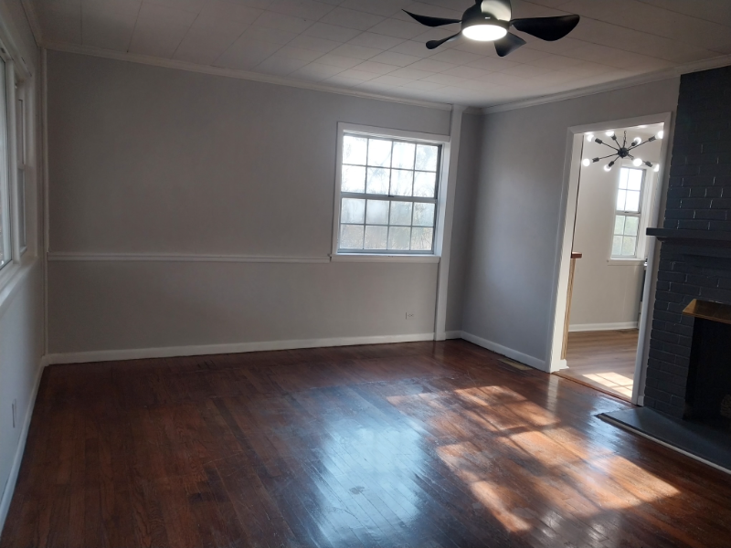 208 E Tennessee Ave - Photo 6 of 8