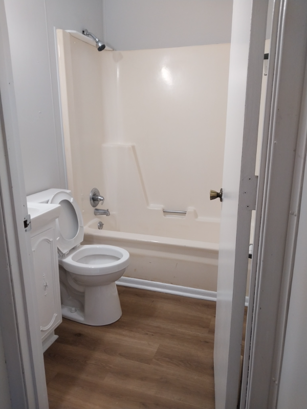 208 E Tennessee Ave - Photo 7 of 8