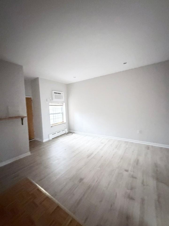 2102 South St #2F - Photo 3 of 8